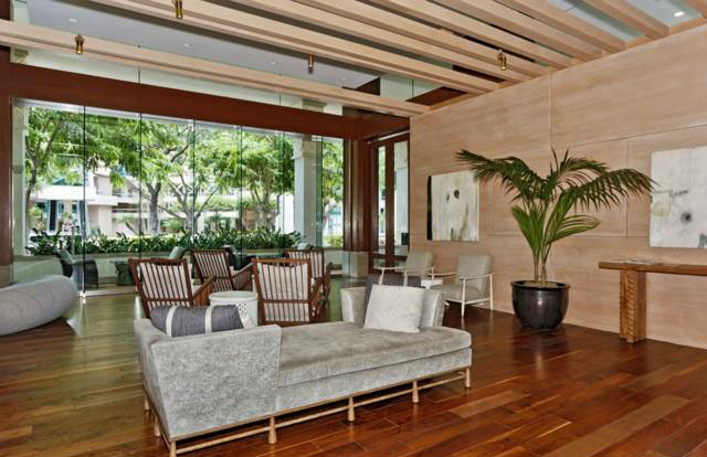 Allure Waikiki – Lobby