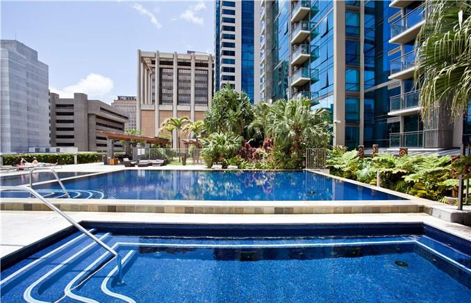 Capitol Place – Pool