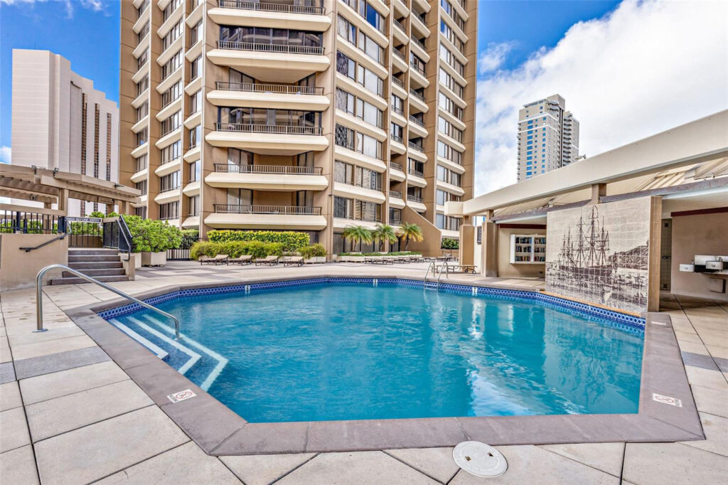 Discovery Bay – Pool