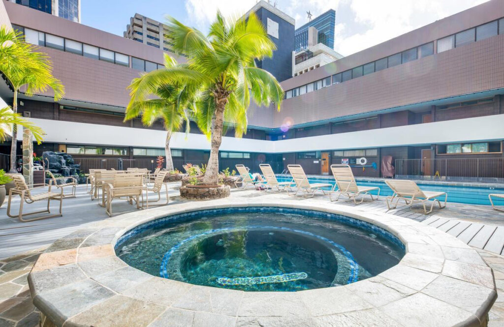 Executive Centre – Hot Tub