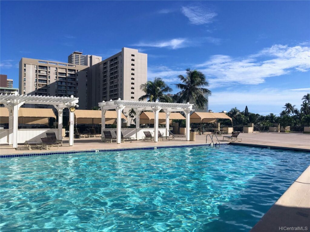 Hawaiian Monarch – Pool 2