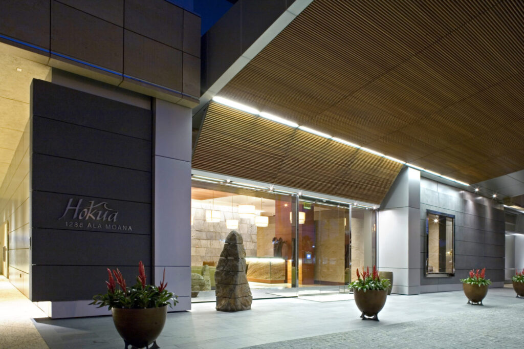 Hokua – Entrance