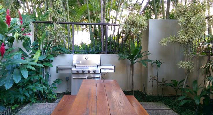 Honolulu Tower – BBQ Area