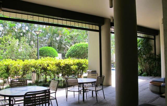 Honolulu Tower – Lounging Area