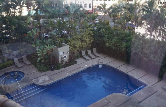 Honolulu Tower – Pool Area