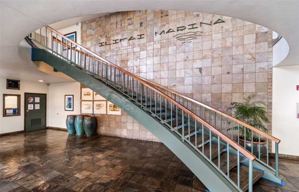 Ilikai Marina – Lobby
