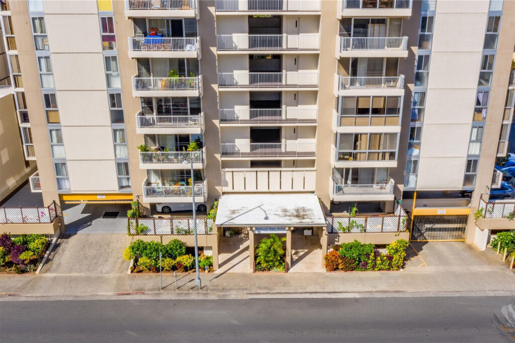 Kapiolani Townhouse – Entrance