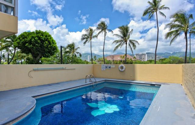 Kealani – Pool