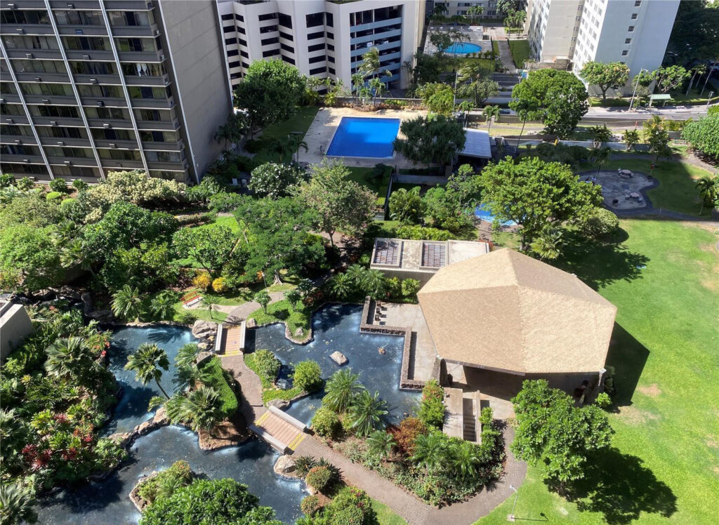 Kukui Plaza – Amenities Deck Aerial