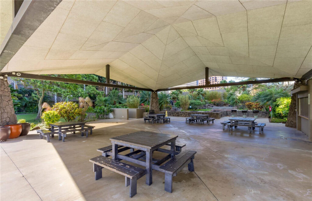 Kukui Plaza – Pavilion