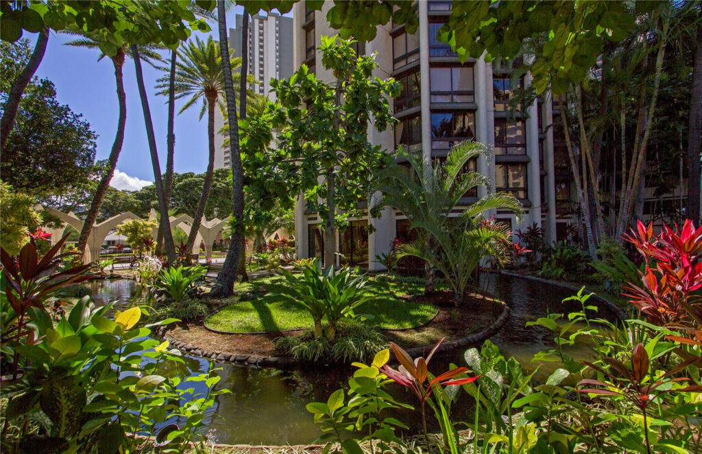 Liliuokalani Gardens – Landscaping