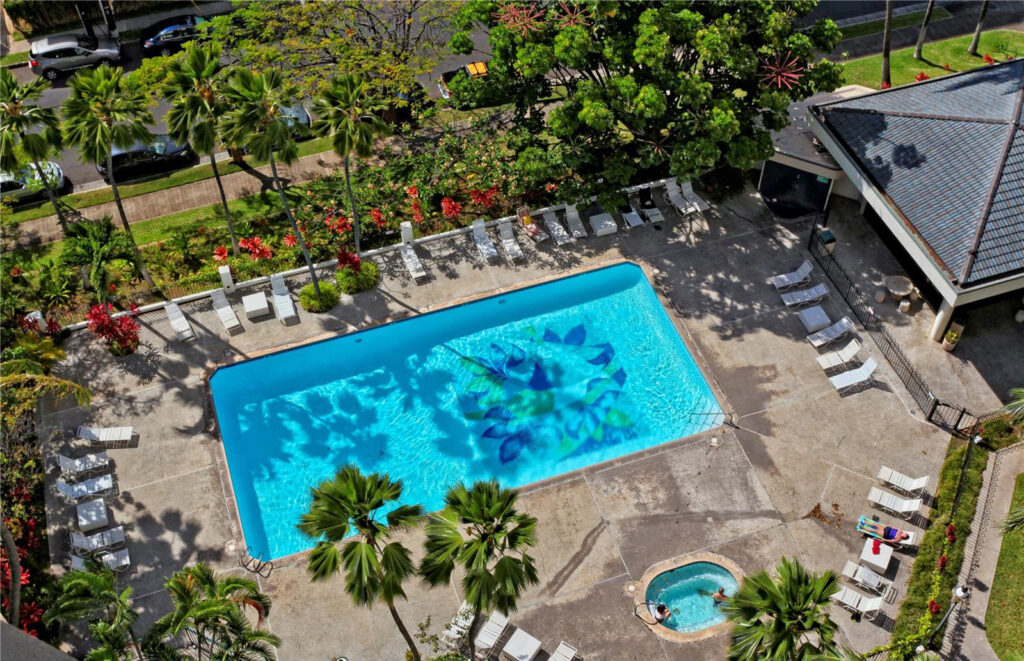 Liliuokalani Gardens – Pool Deck Aerial