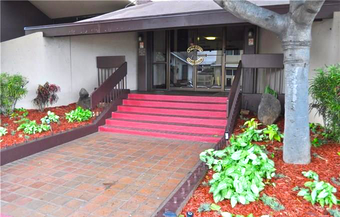 Monte Vista – Entrance