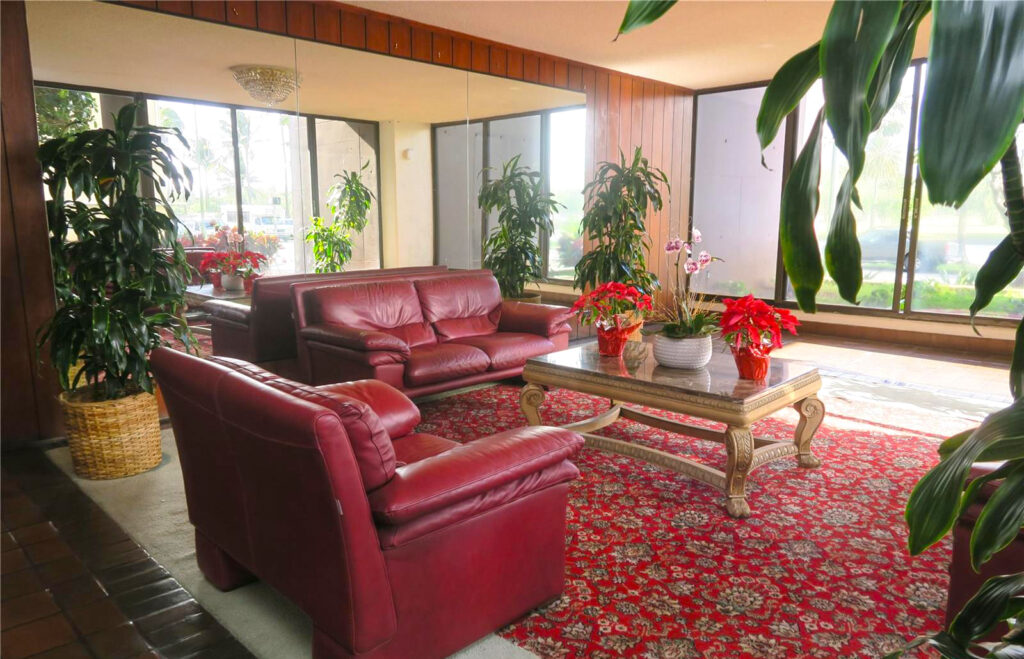 Monte Vista – Lobby