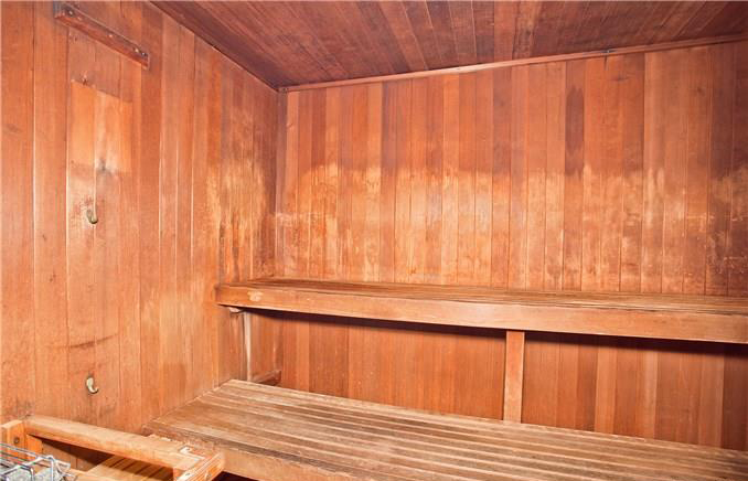 One Waterfront Towers – Sauna