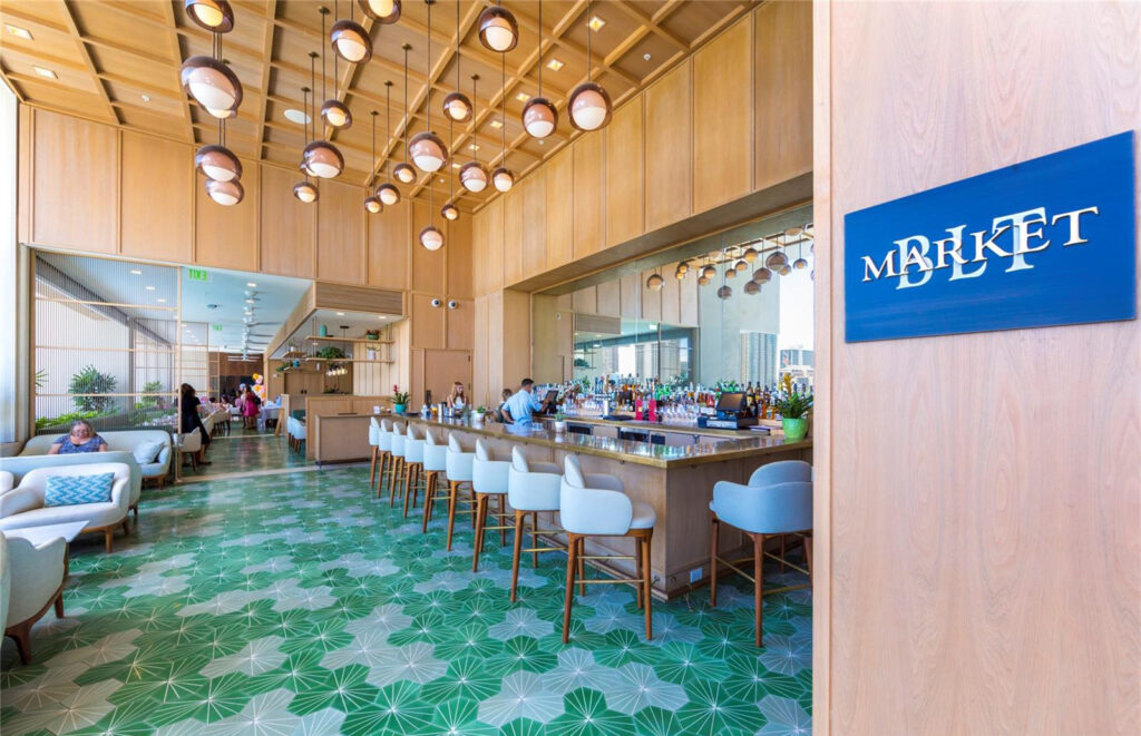 Ritz-Carlton Residences – Hotel Bar