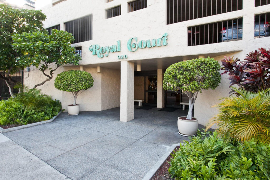 Royal Court – Entrance
