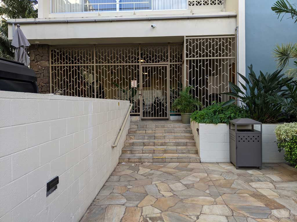 Seaside Towers – Entrance