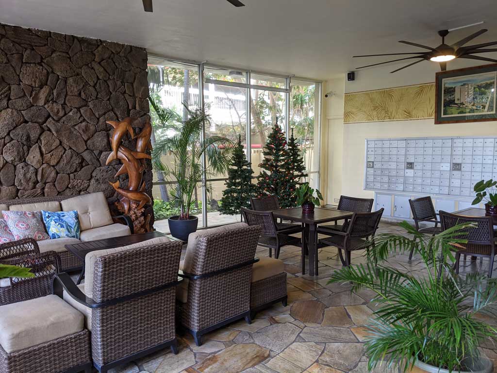 Seaside Towers – Lobby