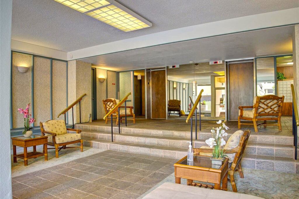 The Palms – Lobby