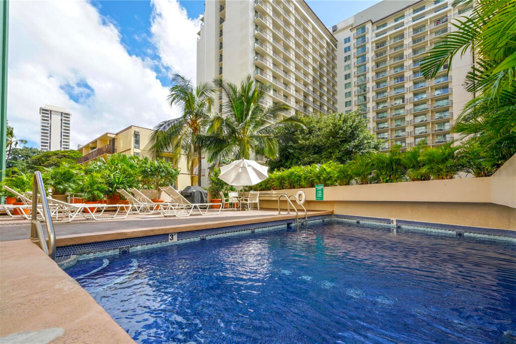 The Palms – Pool