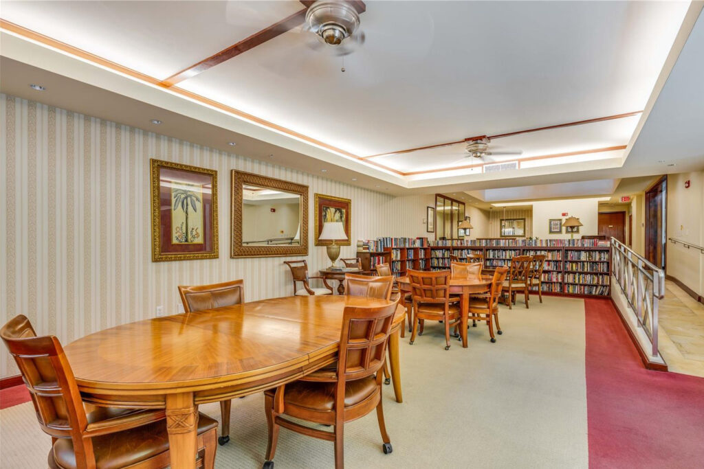 The Windsor – Library and Lounge