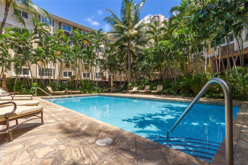 The Windsor – Pool