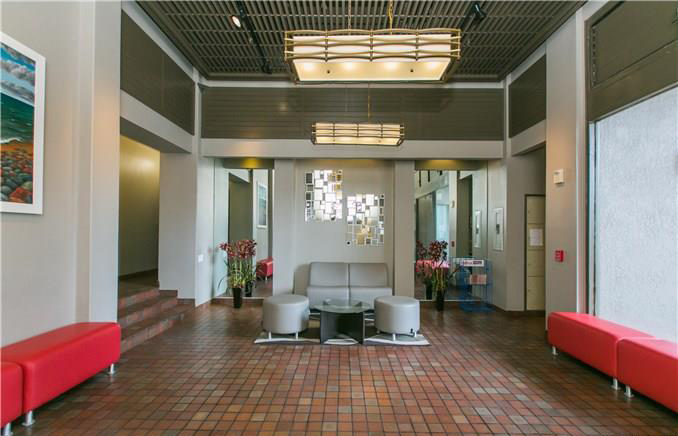 Twenty One Hundred – Lobby