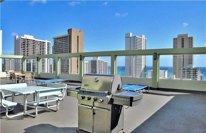 Waikiki Lanais – BBQ Rooftop