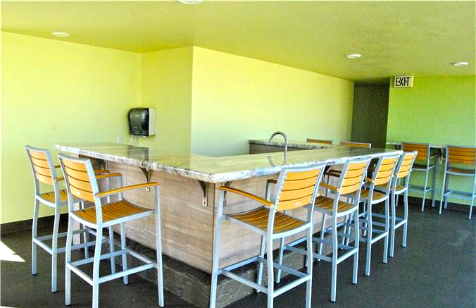 Waikiki Lanais – Outdoor Kitchen and Bar