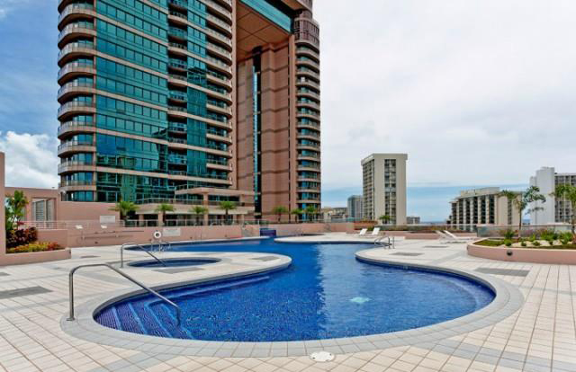 Waikiki Landmark – Pool Deck 2