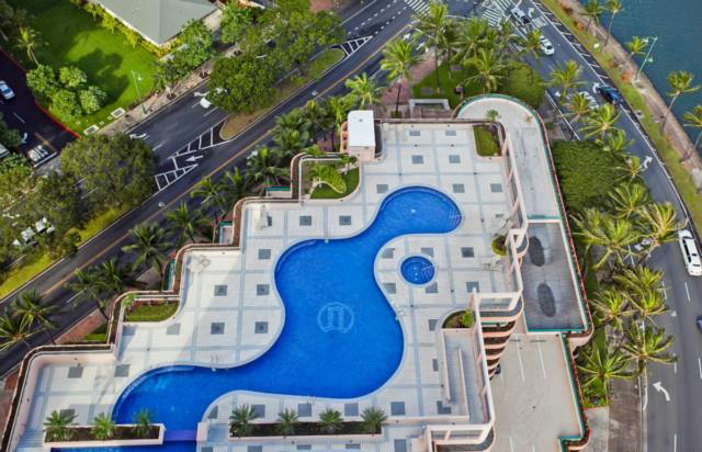 Waikiki Landmark – Pool Deck Aerial