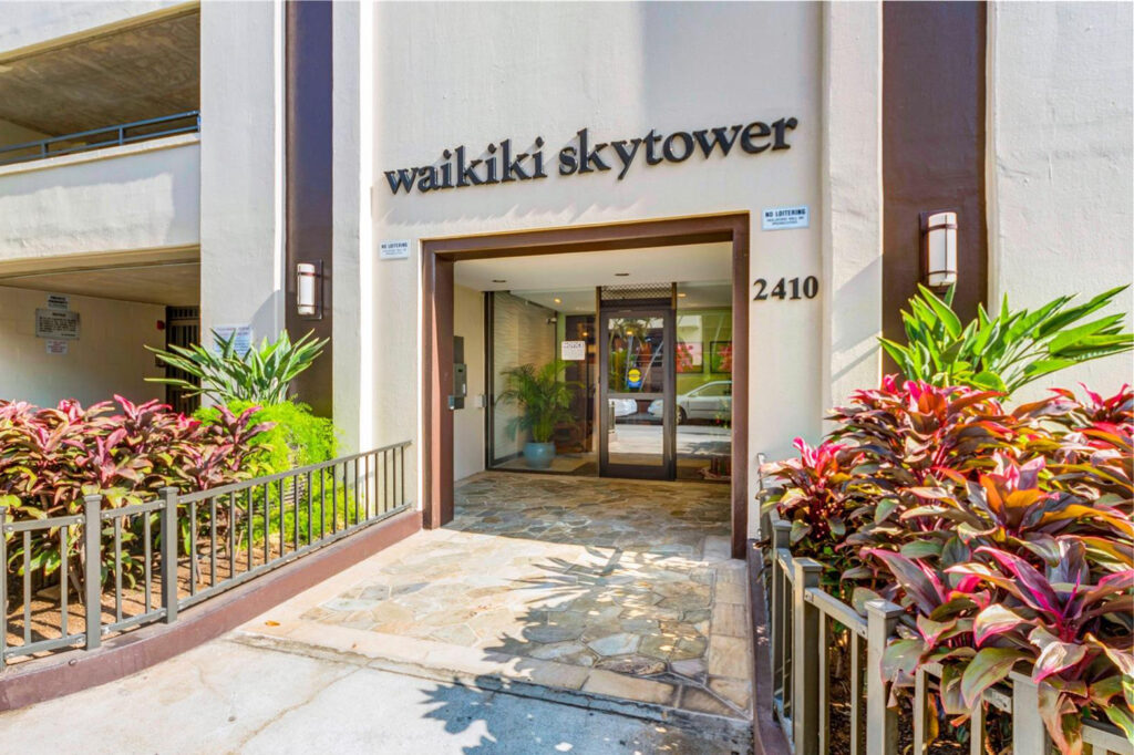 Waikiki Skytower – Front Entrance